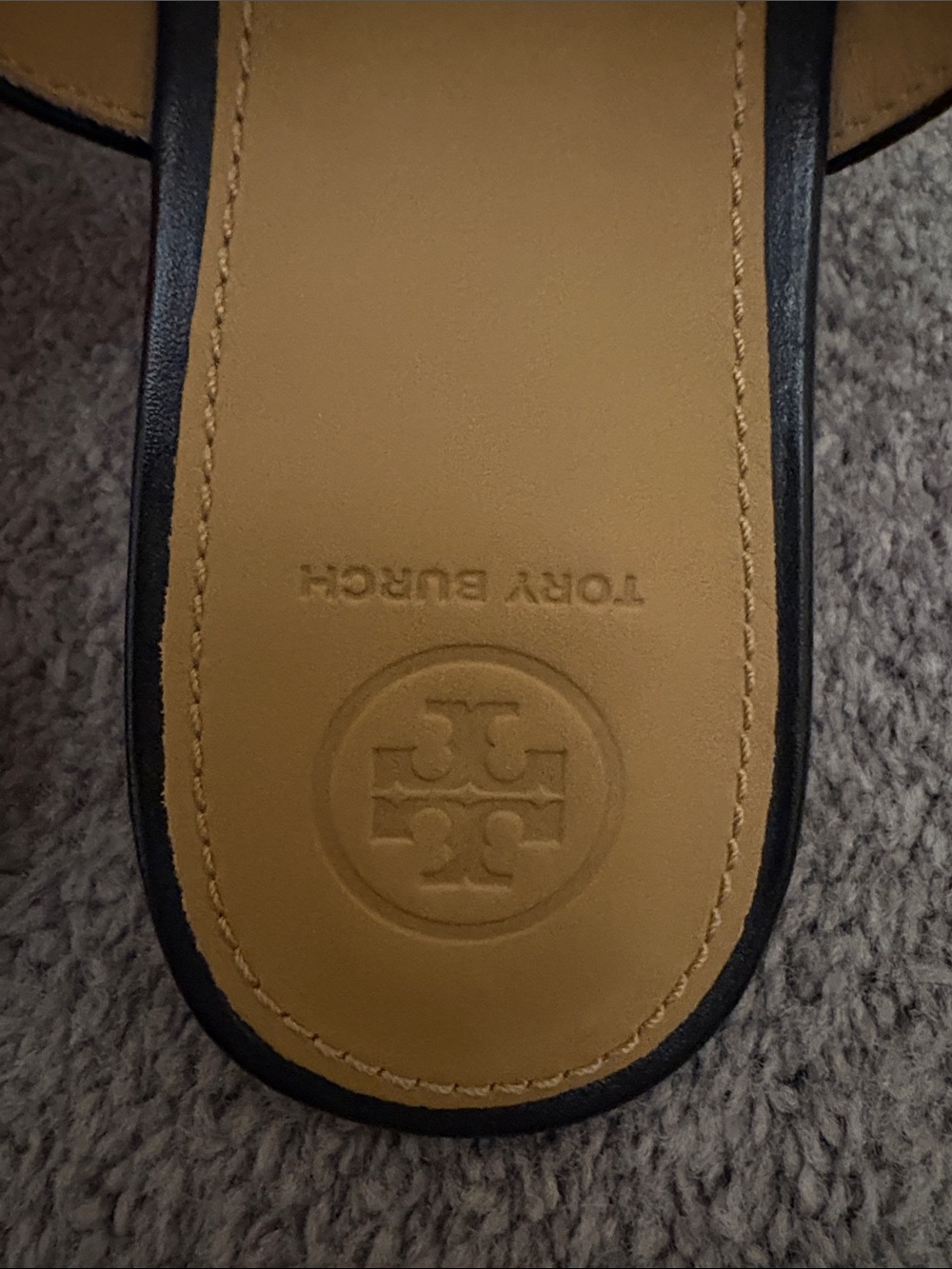 Tory Burch Black Leather Logo Thong Sandals - Picture 3 of 5